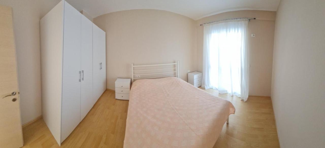 Azzura Flats Lägenhet Sarandë Exteriör bild