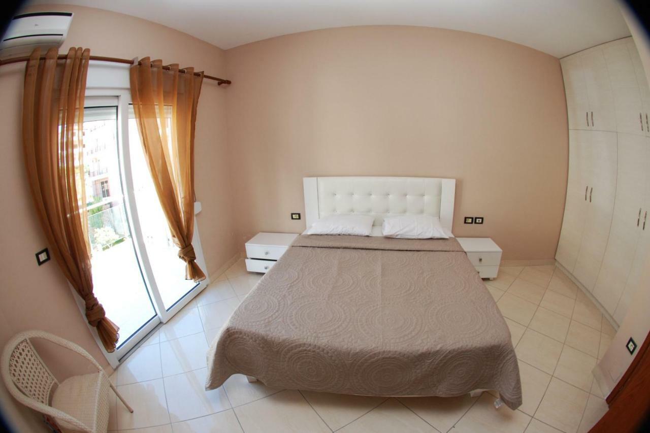 Azzura Flats Lägenhet Sarandë Exteriör bild